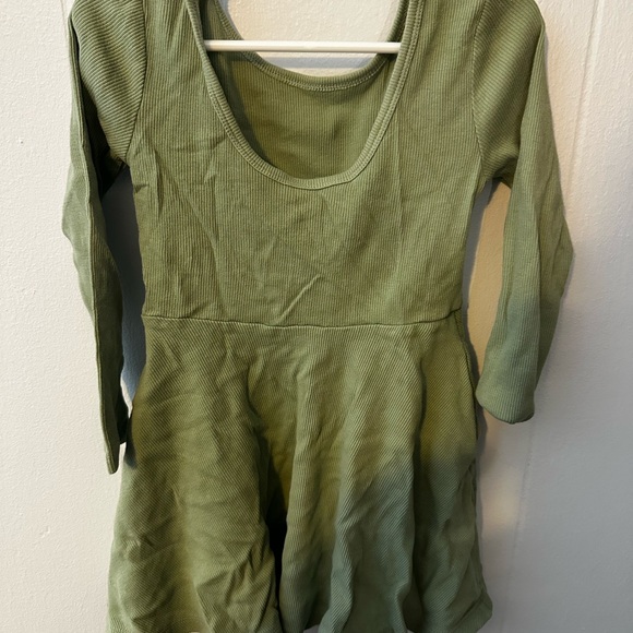 Long Sleeve Ribbed Dress - Picture 6 of 6